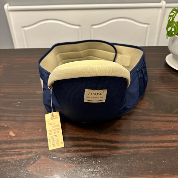 Ainomi hip carrier - Picture 7 of 9